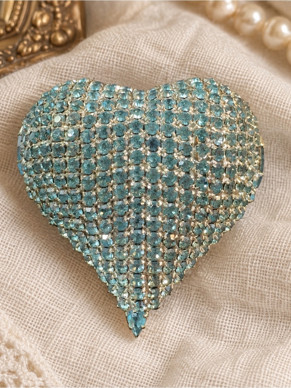Vintage 1950s 60s Aqua Blue Rhinestone Puffy Heart Brooch Pin